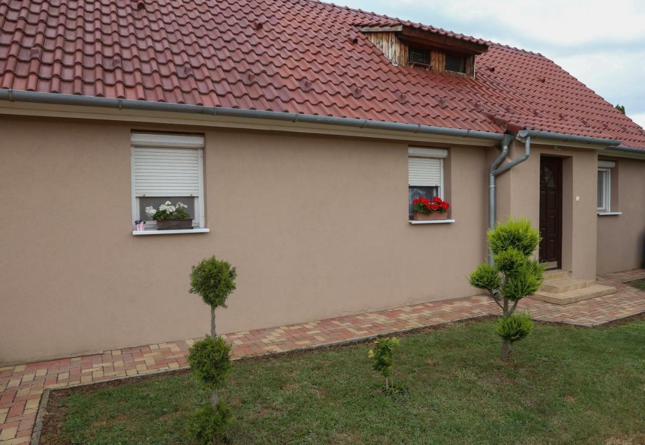 Silentium Garden Apartman Sárvár Eksteriør bilde