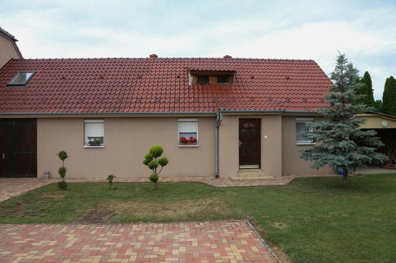 Silentium Garden Apartman Sárvár Eksteriør bilde